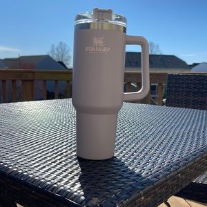 Stanley 40oz tumblr with handle, no straw
